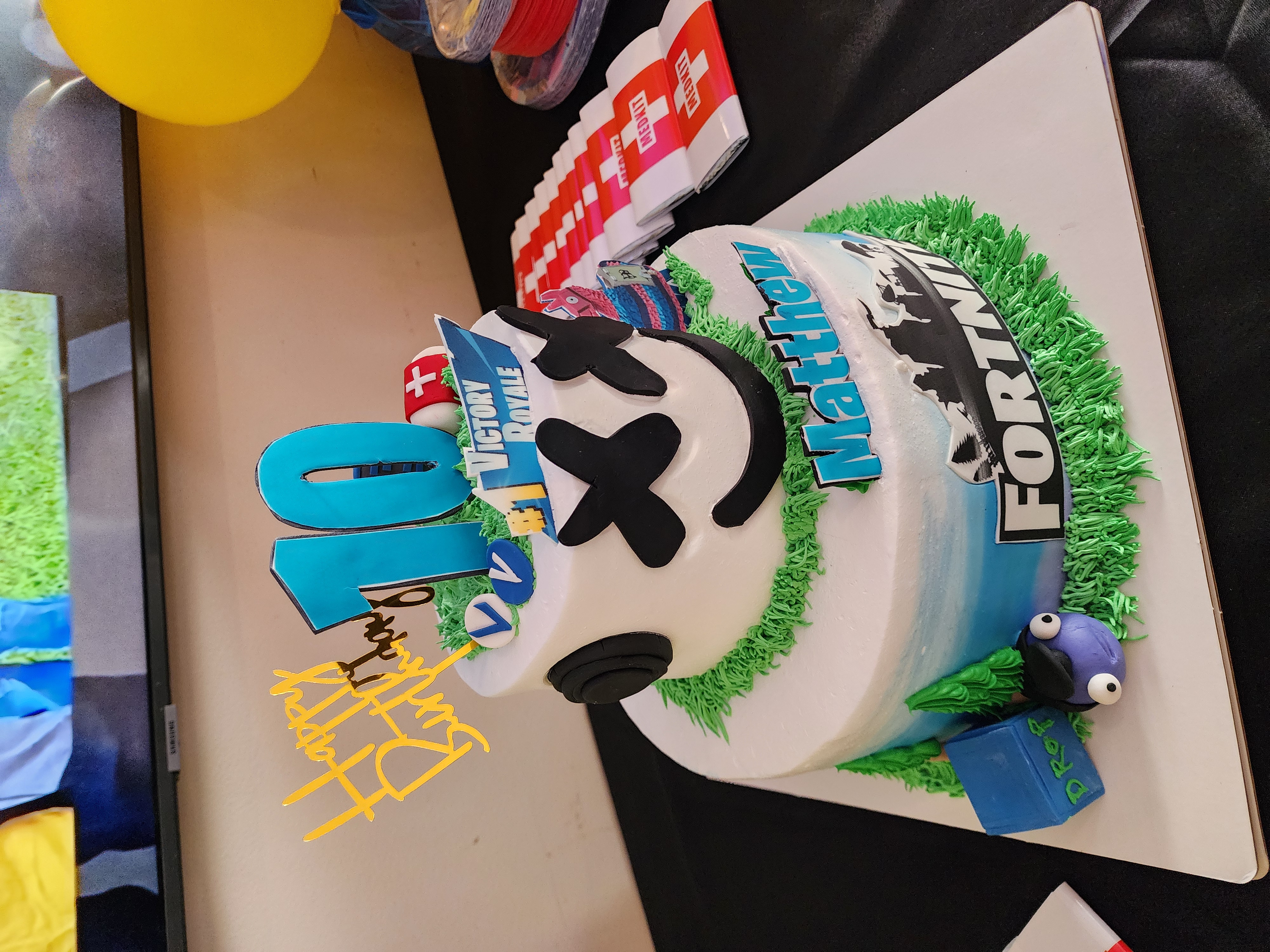 Fortnite birthday cake for Matthew